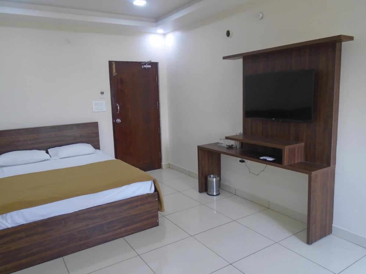 Ssr Residency Hotel Mandya Ngoại thất bức ảnh